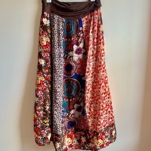 Maxi Skirt SIZE M